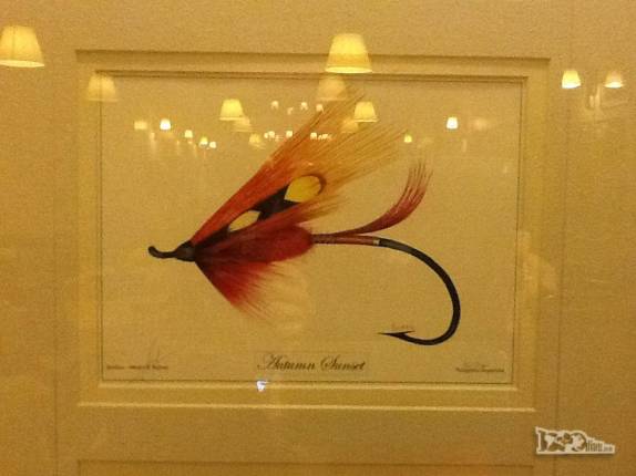 Quadros no restaurante Hueney, em Junín de Los Andes, na Argentina, mostram as diveras moscas que servem de iscas. Fly fishing é muito popular por aqui